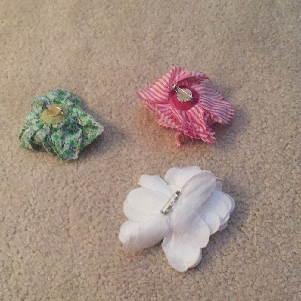 Flower pins - Picture 2 of 2